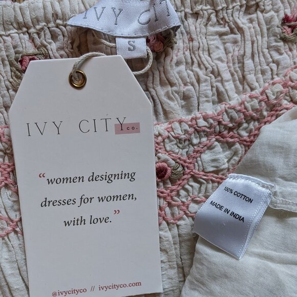 Ivy City Co Liesl Dress Smocked Floral Cream Small - Picture 4 of 7